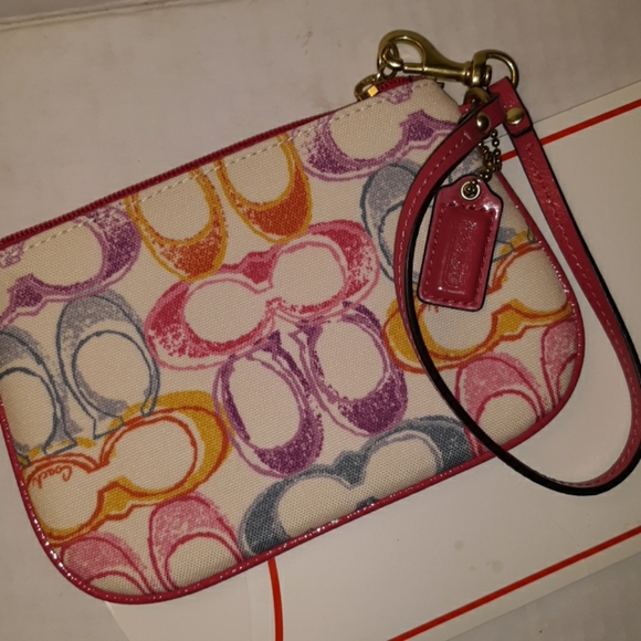 Pretty Coach Signature Stripe Scribble Print Wrist - Picture 5 of 8